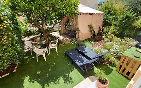 Super Flat, Garden. Bnbrickeys
